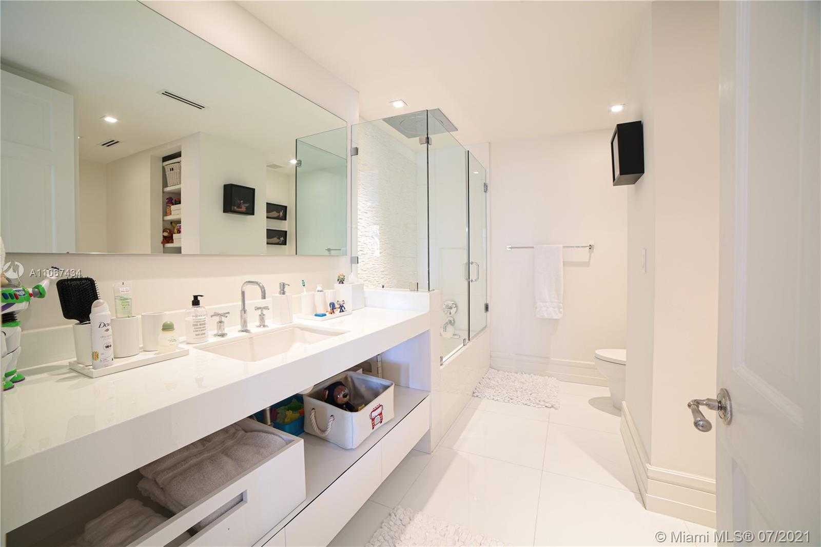Small Image of 4832 FISHER ISLAND DR #4832, Miami Beach Number 31