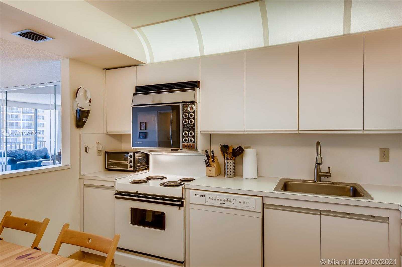 Small Image of 2401 SOUTH OCEAN DR #1008, Hollywood Number 3