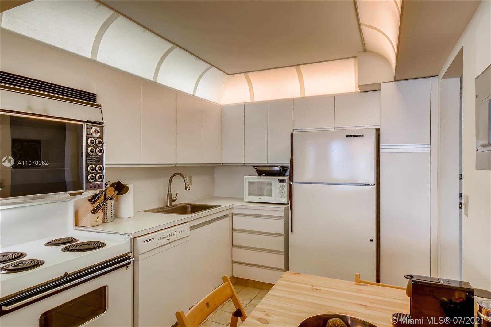 Small Image of 2401 SOUTH OCEAN DR #1008, Hollywood Number 4