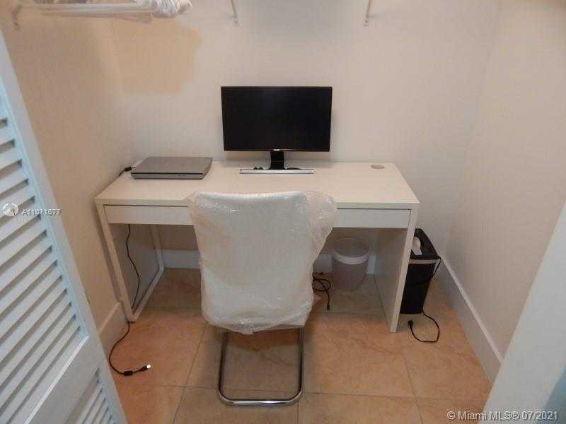 Small Image of 41 SOUTH EAST 5TH ST #414, Miami Number 13