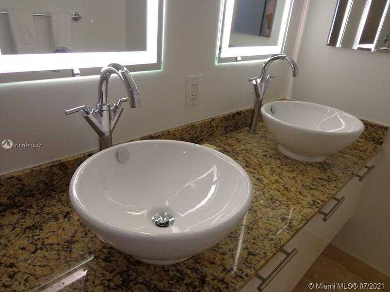 Small Image of 41 SOUTH EAST 5TH ST #414, Miami Number 8