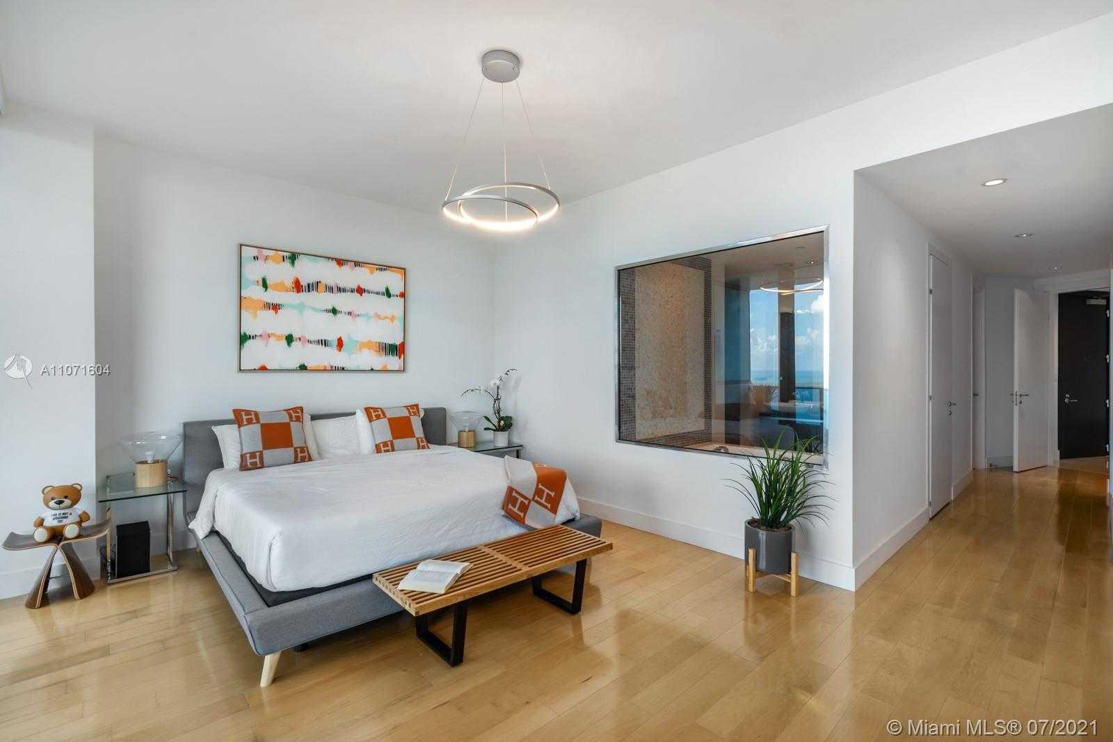 Small Image of 200 BISCAYNE BOULEVARD WAY #5001, Miami Number 10