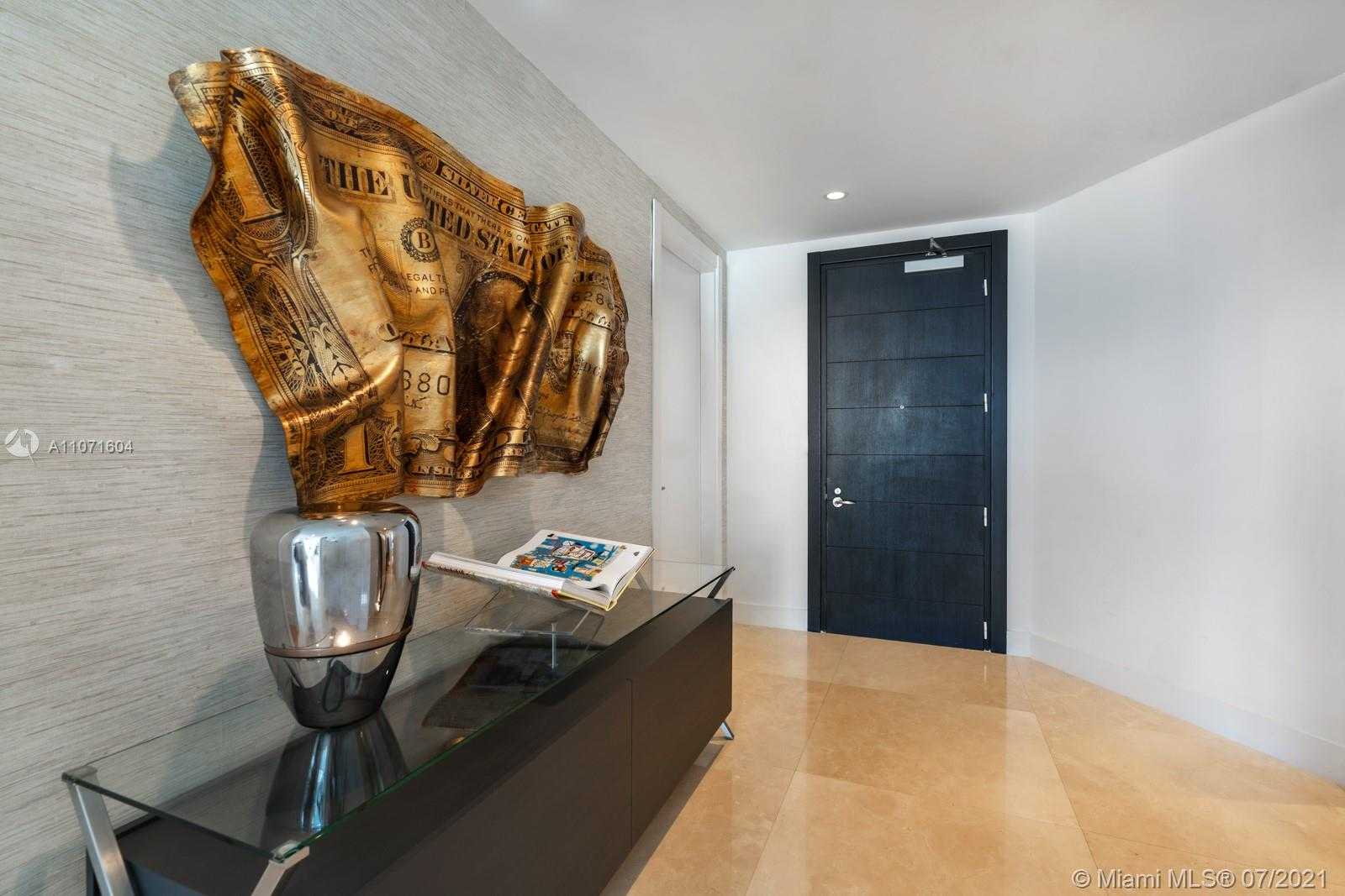 Small Image of 200 BISCAYNE BOULEVARD WAY #5001, Miami Number 16