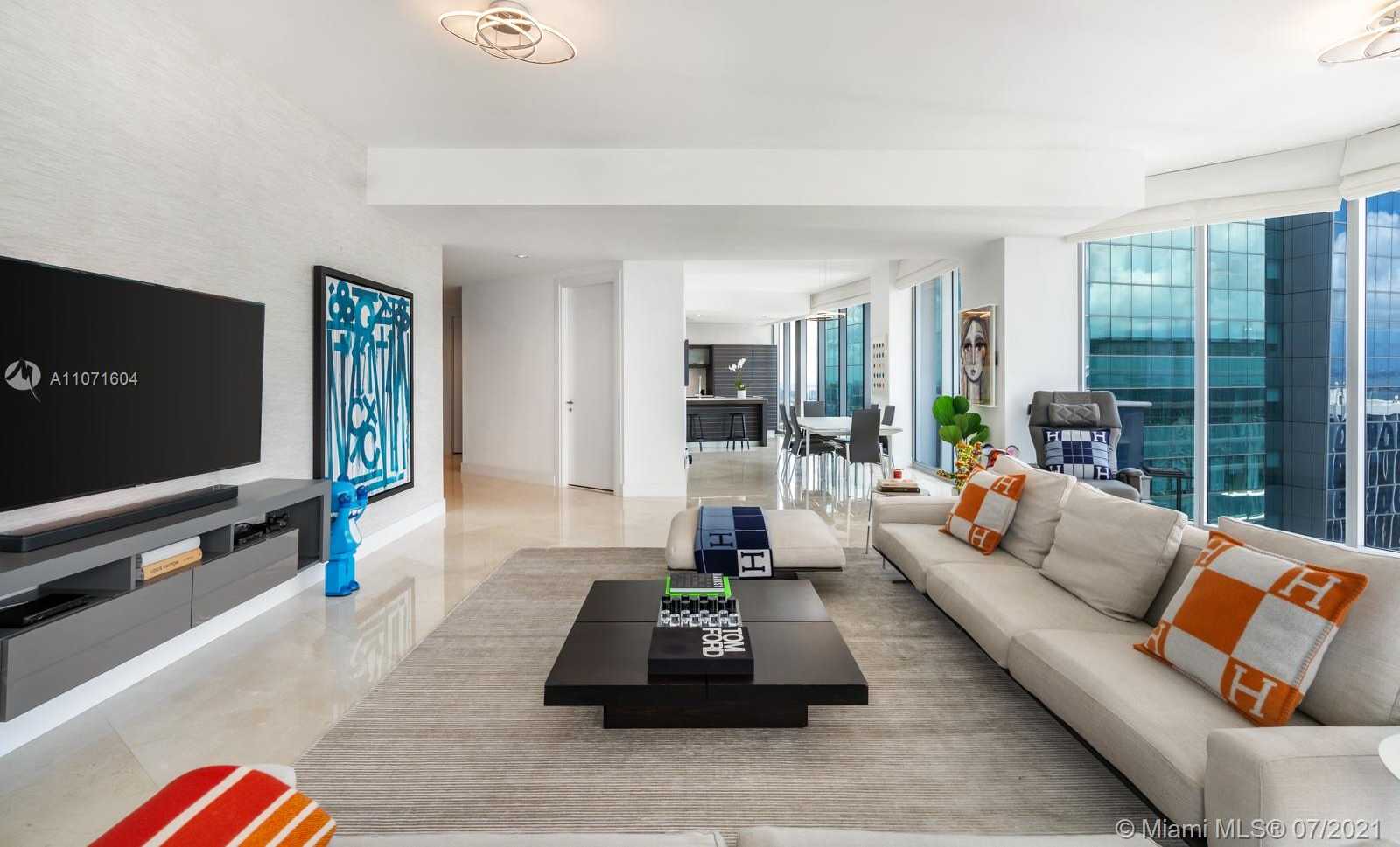 Small Image of 200 BISCAYNE BOULEVARD WAY #5001, Miami Number 3