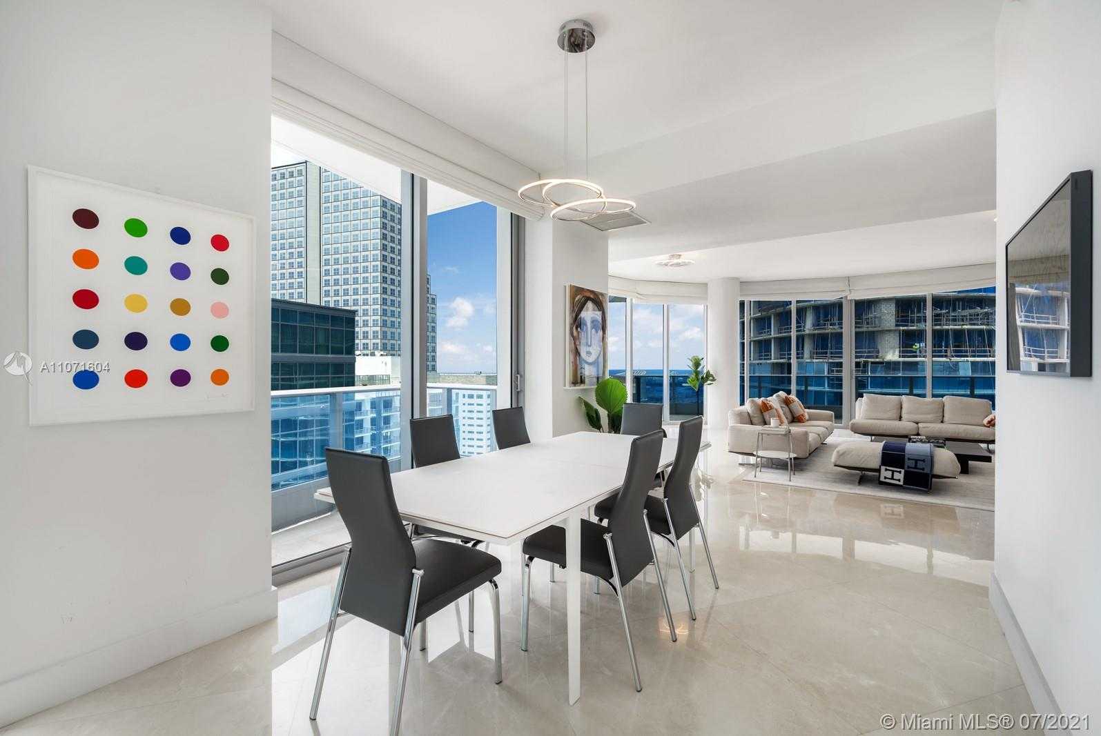 Small Image of 200 BISCAYNE BOULEVARD WAY #5001, Miami Number 4