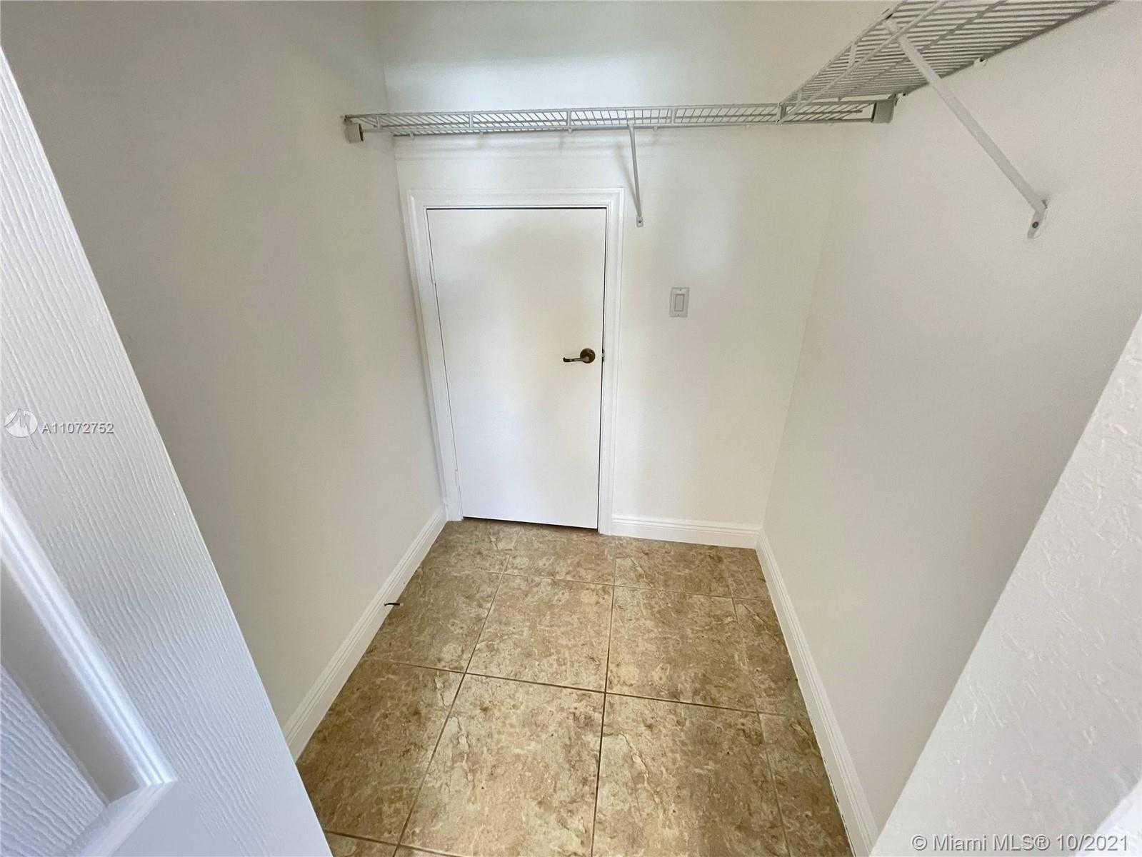 Small Image of 9741 DARLINGTON PL, Cooper City Number 7