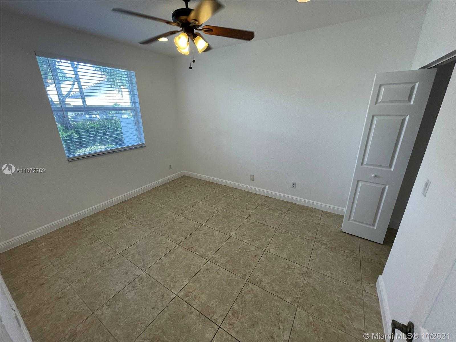 Small Image of 9741 DARLINGTON PL, Cooper City Number 8