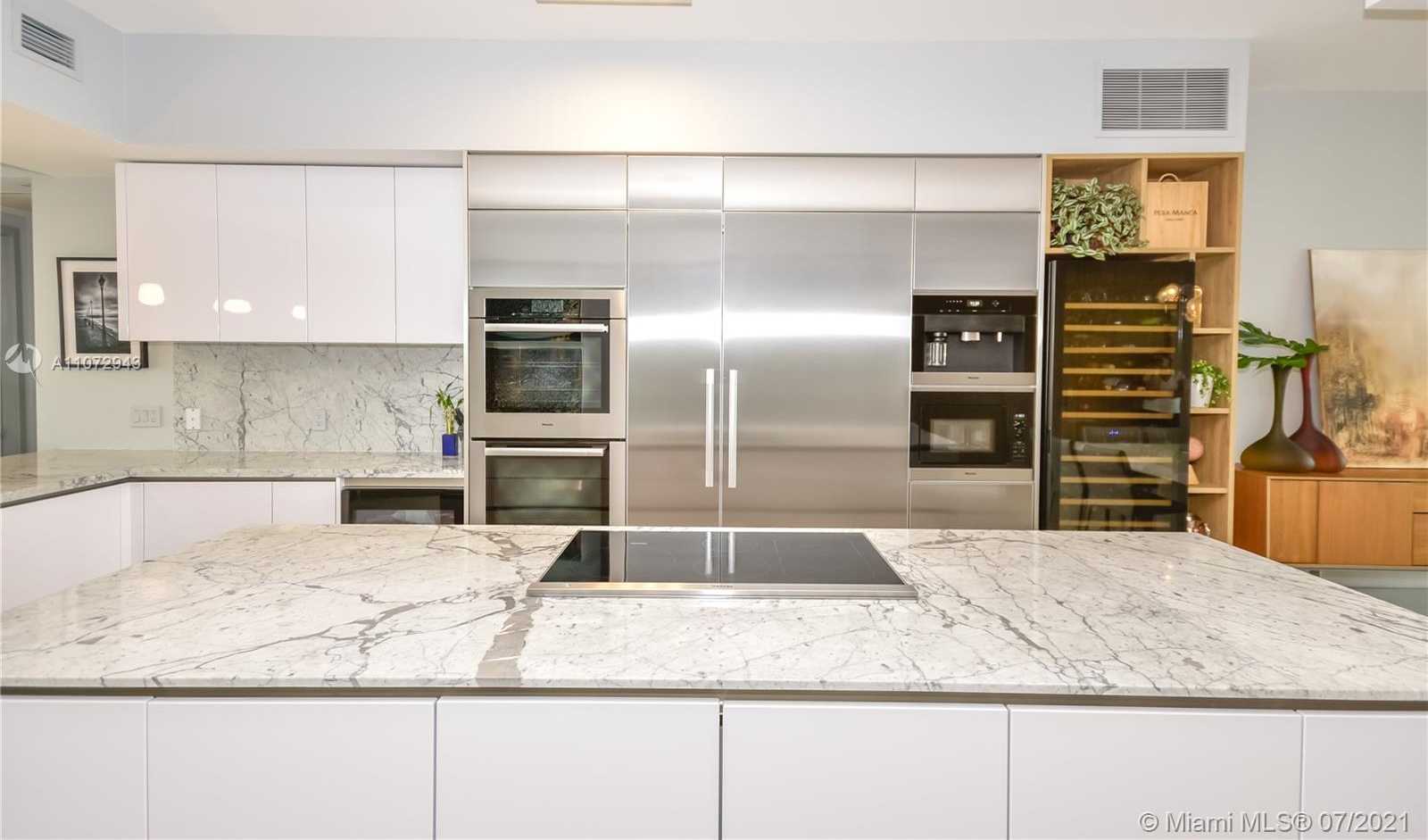 Small Image of 5500 ISLAND ESTATES DR #907, Aventura Number 4