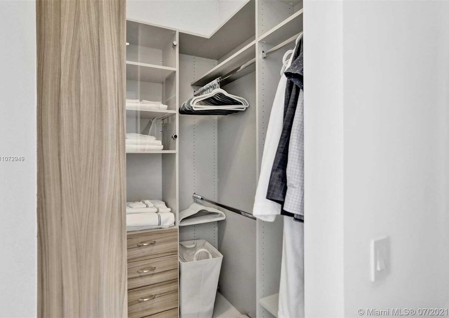 Small Image of 2821 SOUTH BAYSHORE DR #15C, Miami Number 13