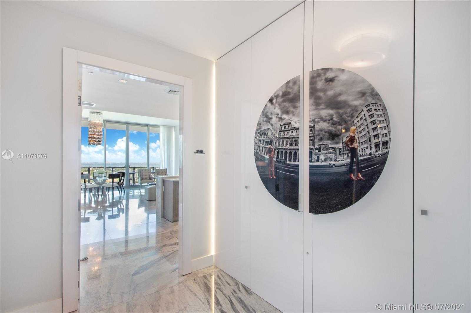 Small Image of 360 OCEAN DR #LPH5S, Key Biscayne Number 14