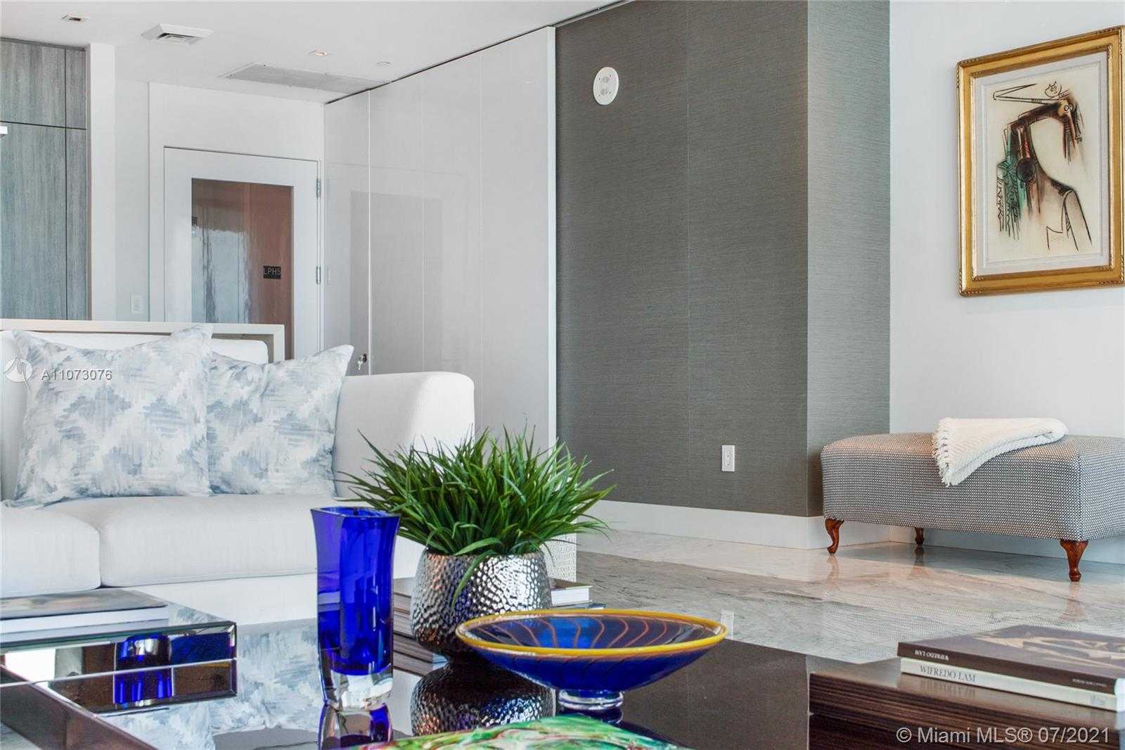 Small Image of 360 OCEAN DR #LPH5S, Key Biscayne Number 24