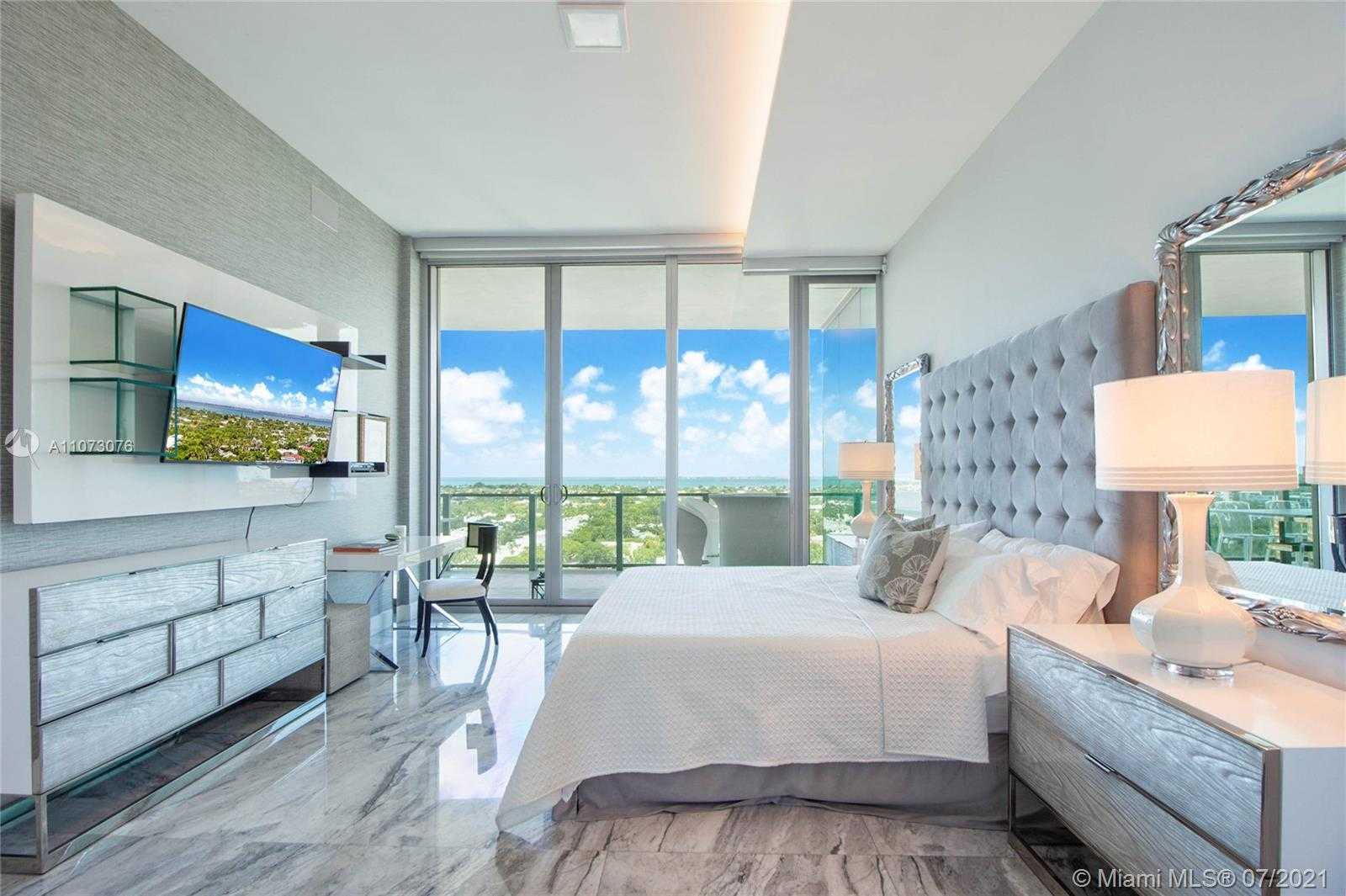 Small Image of 360 OCEAN DR #LPH5S, Key Biscayne Number 28