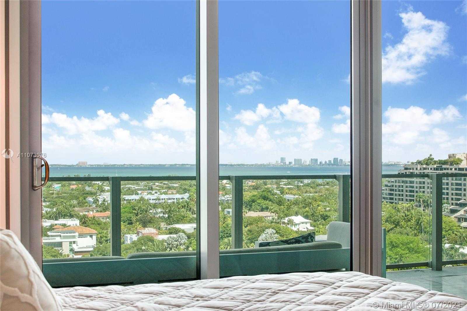 Small Image of 360 OCEAN DR #LPH5S, Key Biscayne Number 6
