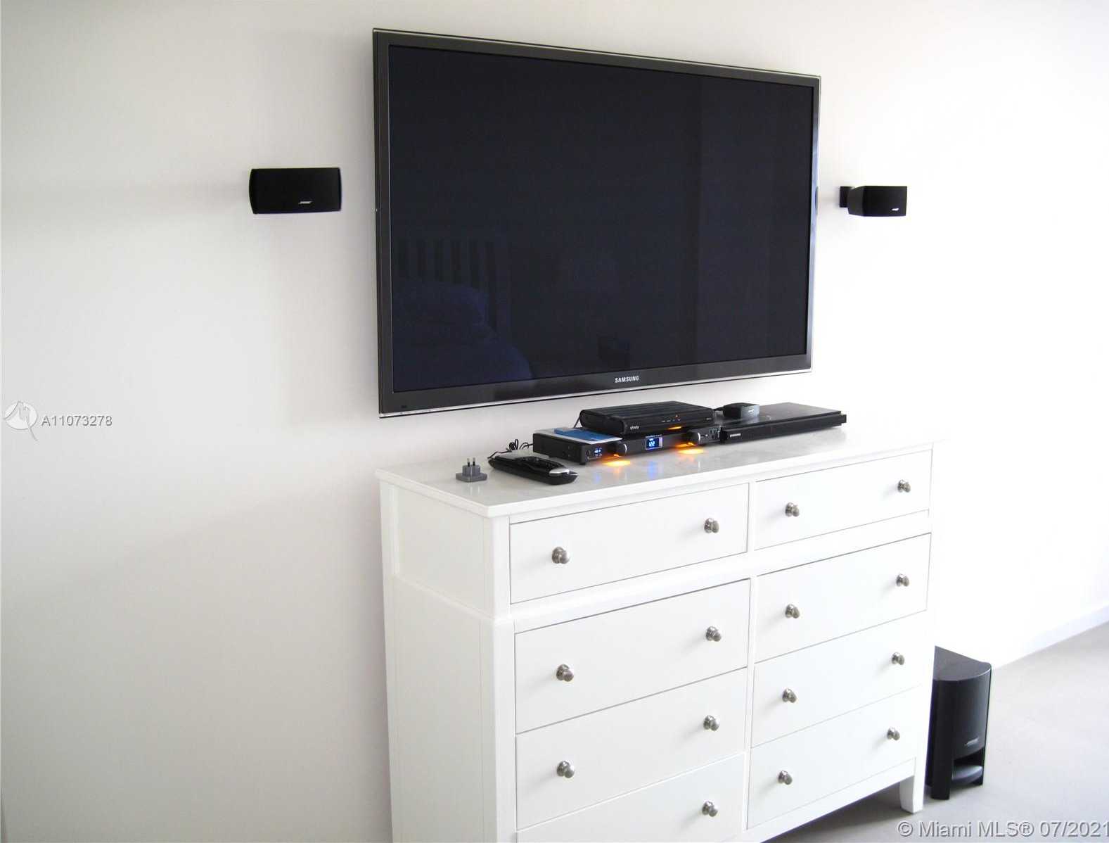 Small Image of 1111 CRANDON BLVD #B408, Key Biscayne Number 22