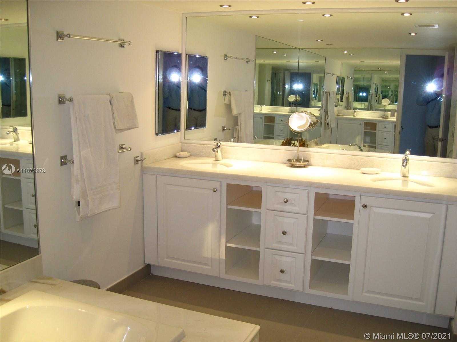 Small Image of 1111 CRANDON BLVD #B408, Key Biscayne Number 24