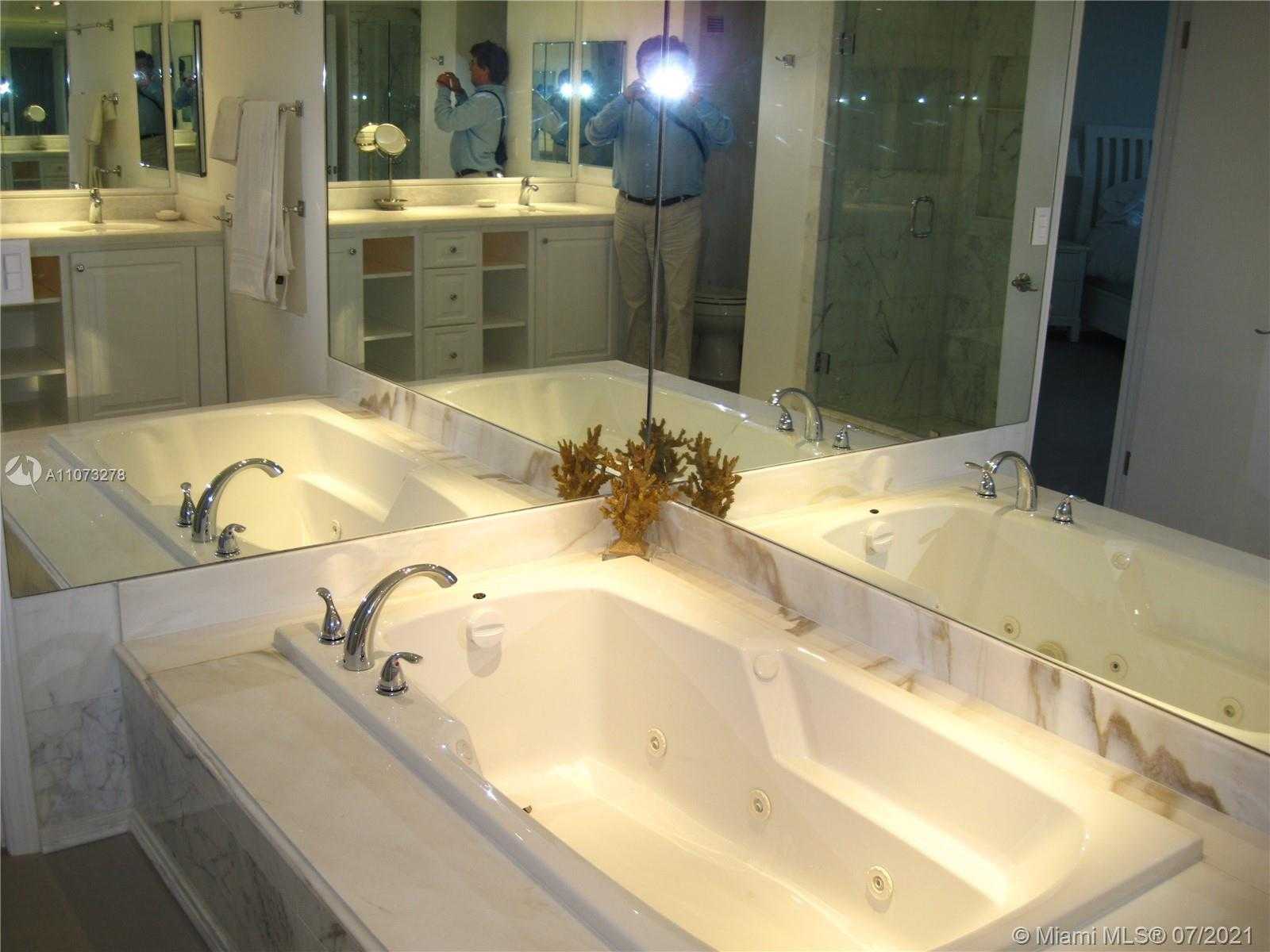 Small Image of 1111 CRANDON BLVD #B408, Key Biscayne Number 25