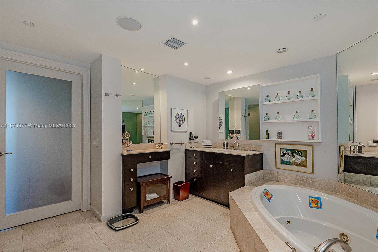 Small Image of 6000 ISLAND BLVD #1501, Aventura Number 22