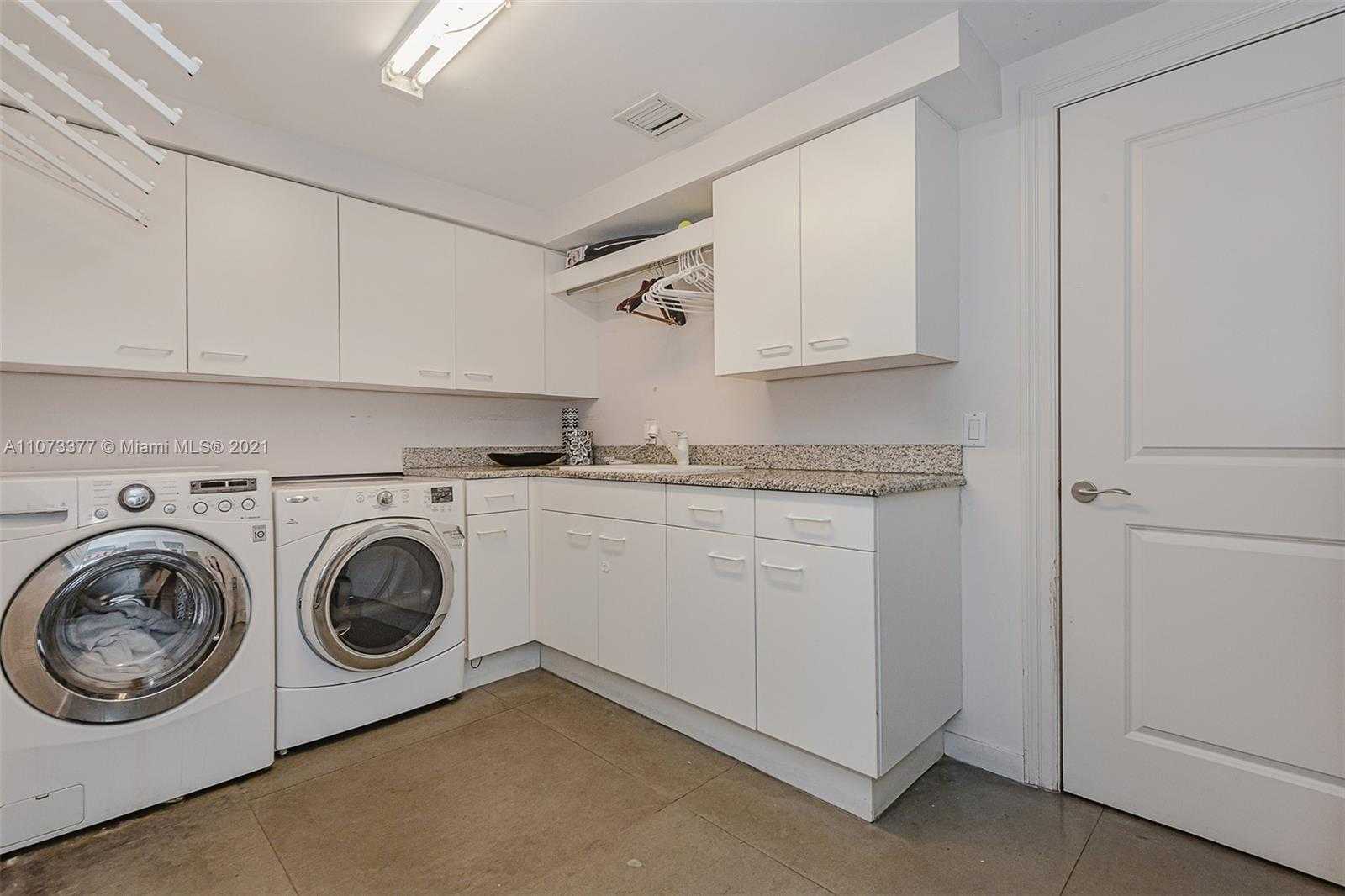 Small Image of 6000 ISLAND BLVD #1501, Aventura Number 26