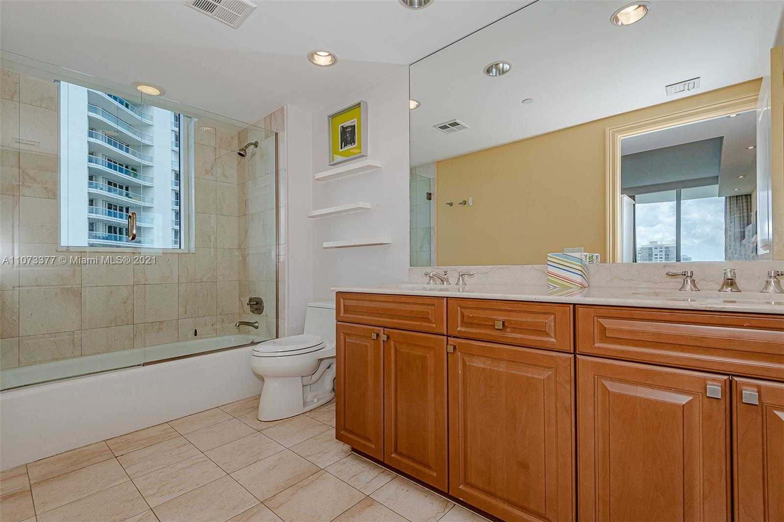 Small Image of 6000 ISLAND BLVD #1501, Aventura Number 29
