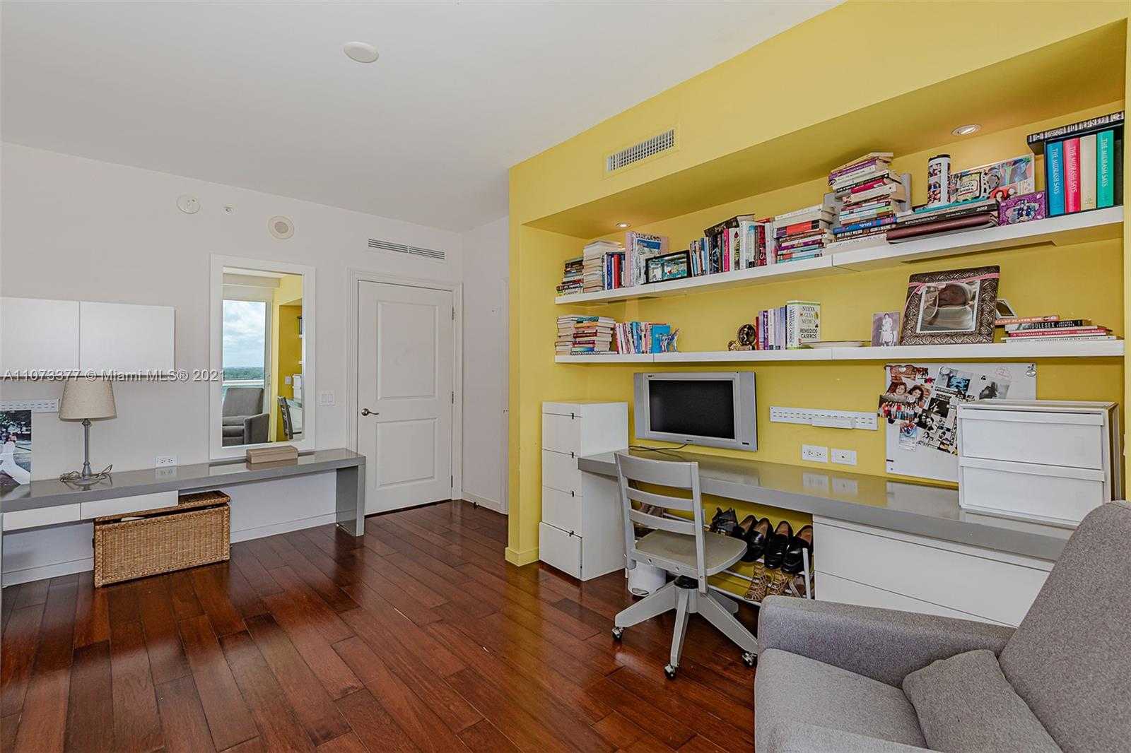 Small Image of 6000 ISLAND BLVD #1501, Aventura Number 31