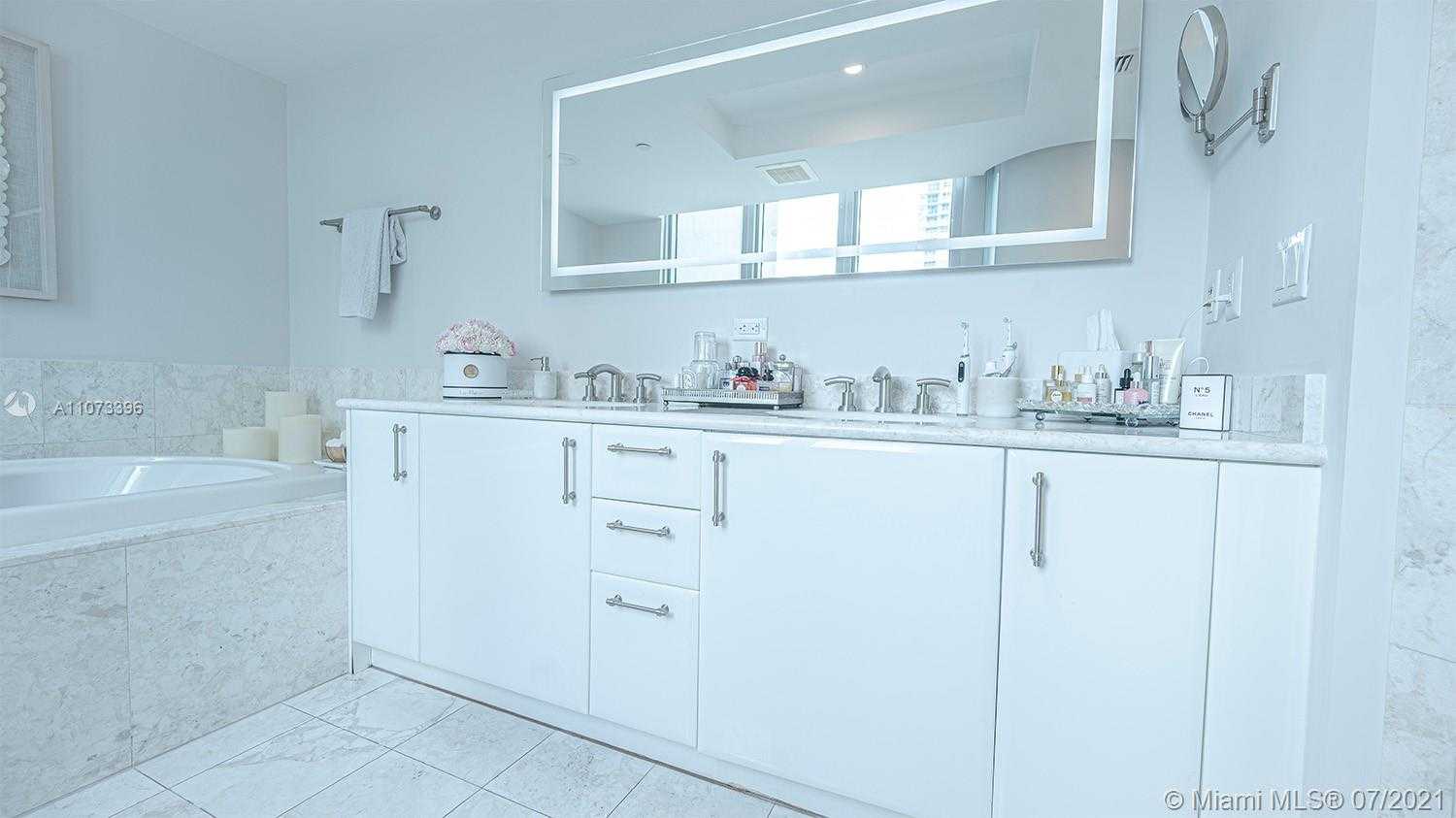 Small Image of 1331 BRICKELL BAY DR #301, Miami Number 13