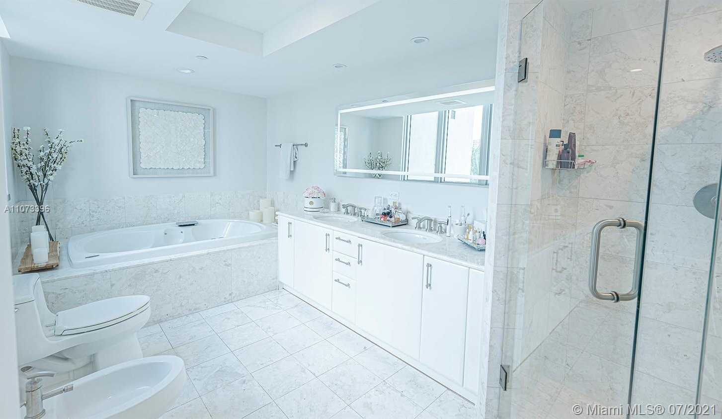 Small Image of 1331 BRICKELL BAY DR #301, Miami Number 14