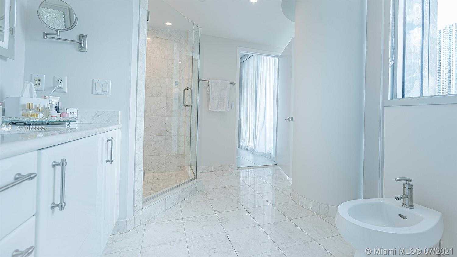 Small Image of 1331 BRICKELL BAY DR #301, Miami Number 15