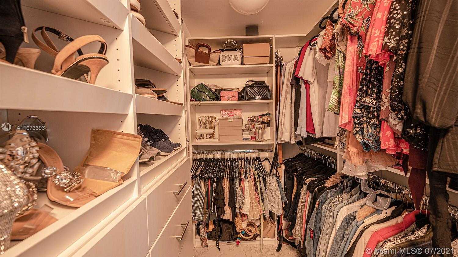 Small Image of 1331 BRICKELL BAY DR #301, Miami Number 17
