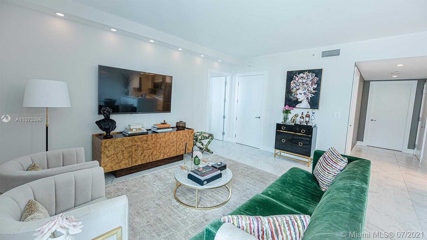 Small Image of 1331 BRICKELL BAY DR #301, Miami Number 4