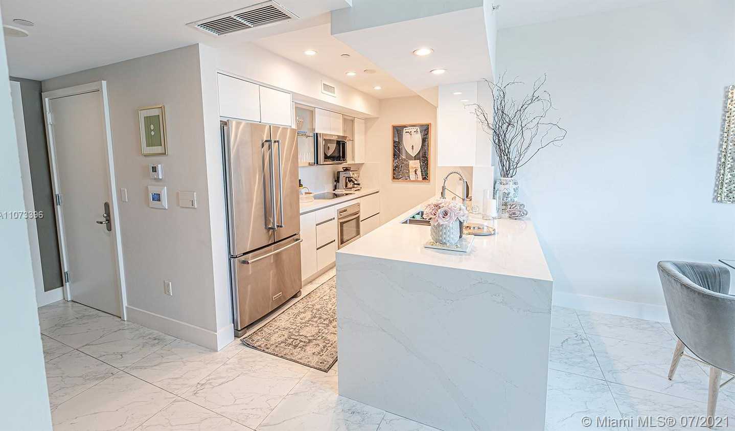 Small Image of 1331 BRICKELL BAY DR #301, Miami Number 5