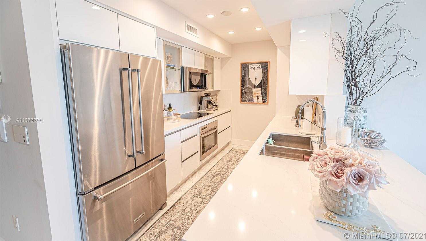 Small Image of 1331 BRICKELL BAY DR #301, Miami Number 6