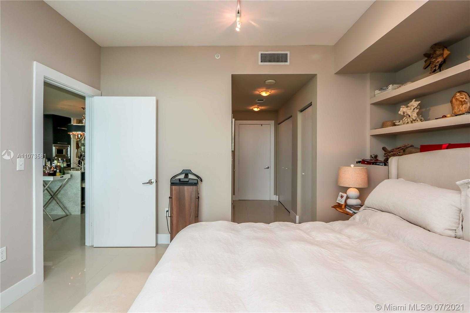 Small Image of 900 BISCAYNE BLVD #2707, Miami Number 12
