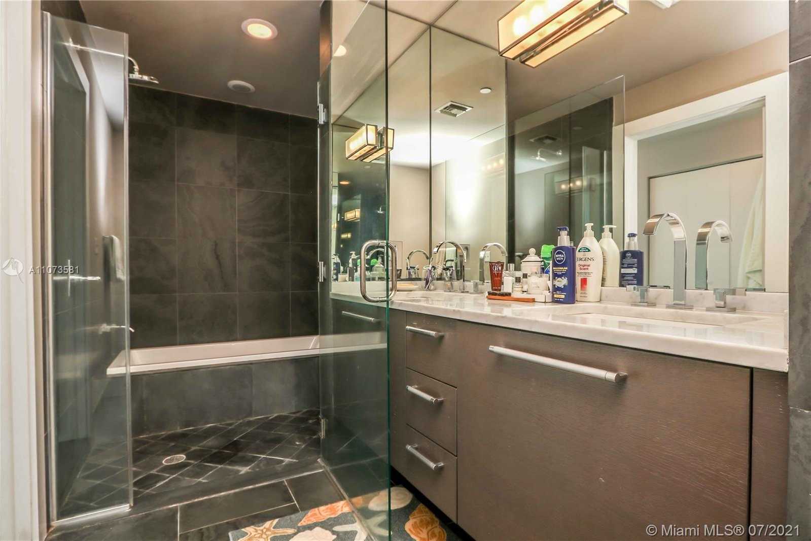 Small Image of 900 BISCAYNE BLVD #2707, Miami Number 15