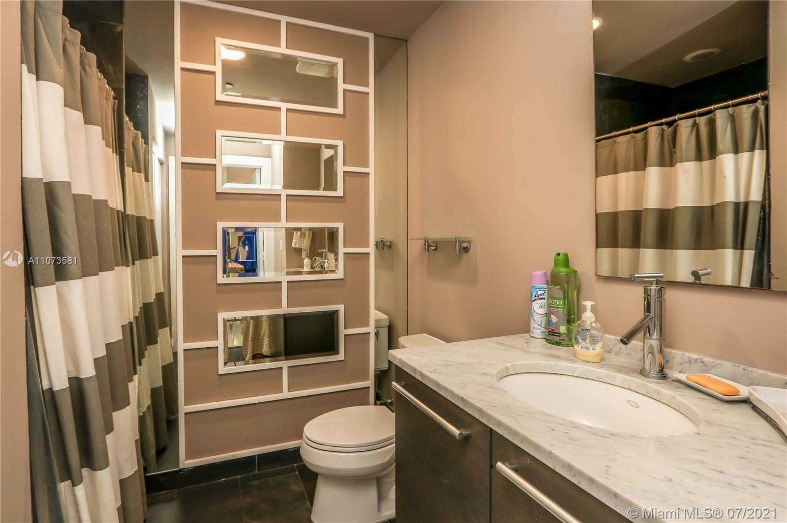 Small Image of 900 BISCAYNE BLVD #2707, Miami Number 17