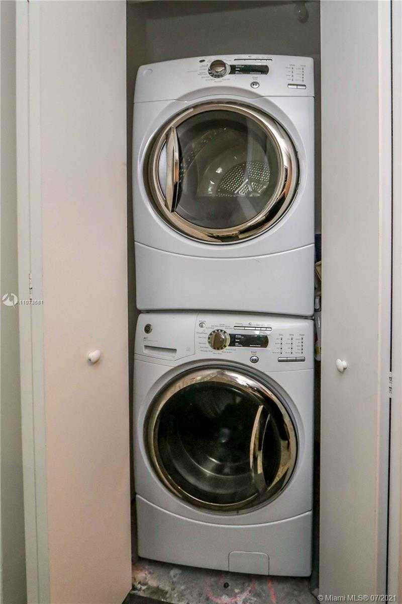 Small Image of 900 BISCAYNE BLVD #2707, Miami Number 38