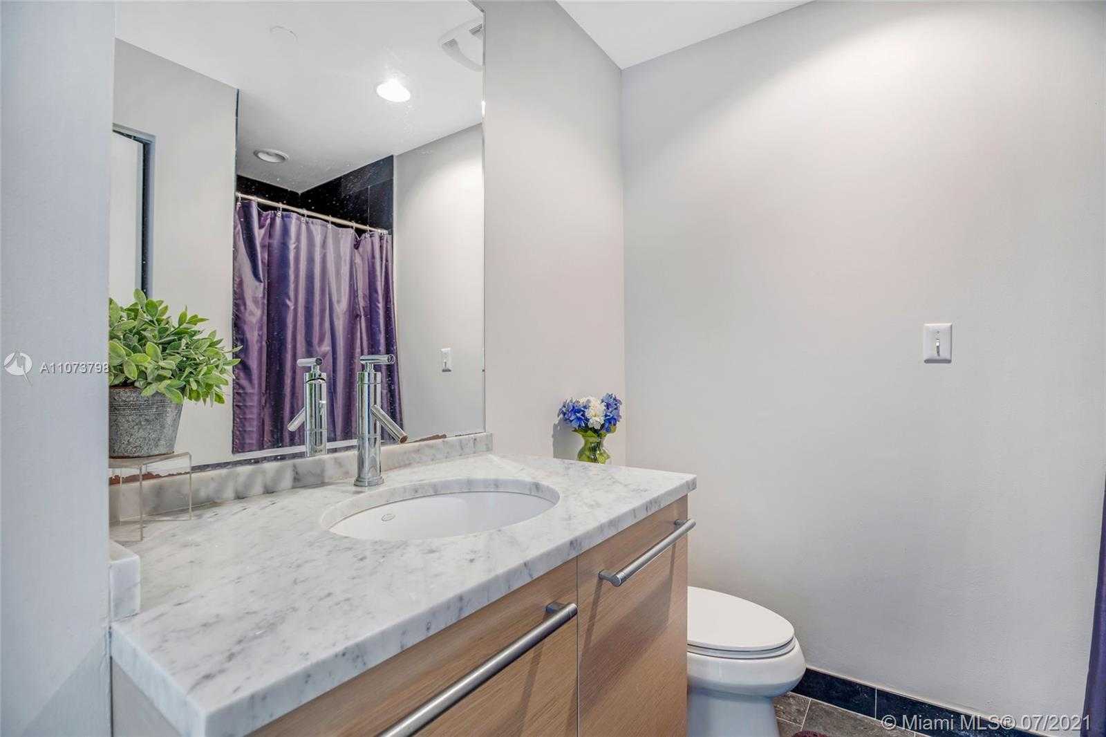 Small Image of 900 BISCAYNE BLVD #5705, Miami Number 11