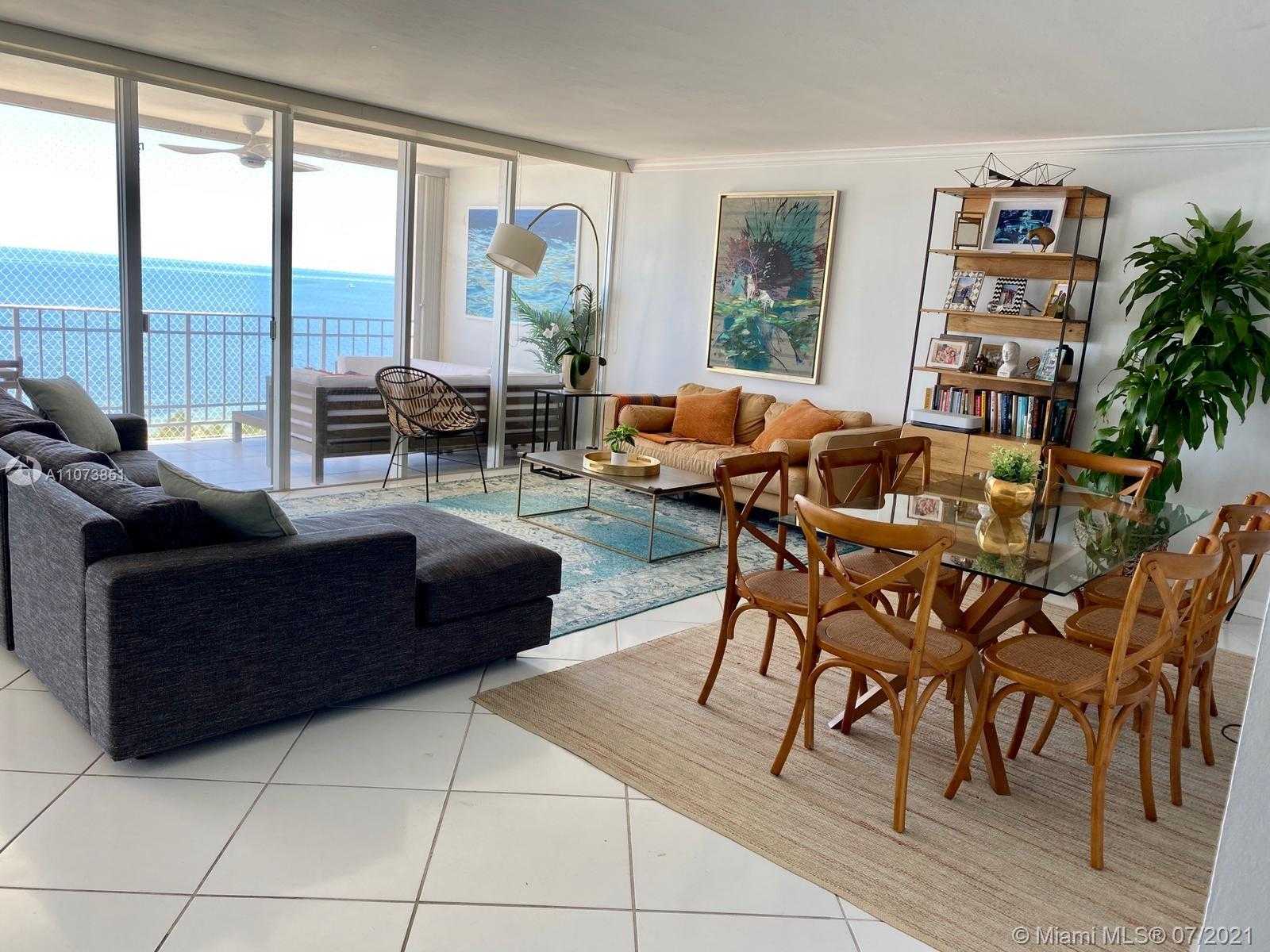 Small Image of 881 OCEAN DR #8G, Key Biscayne Number 2