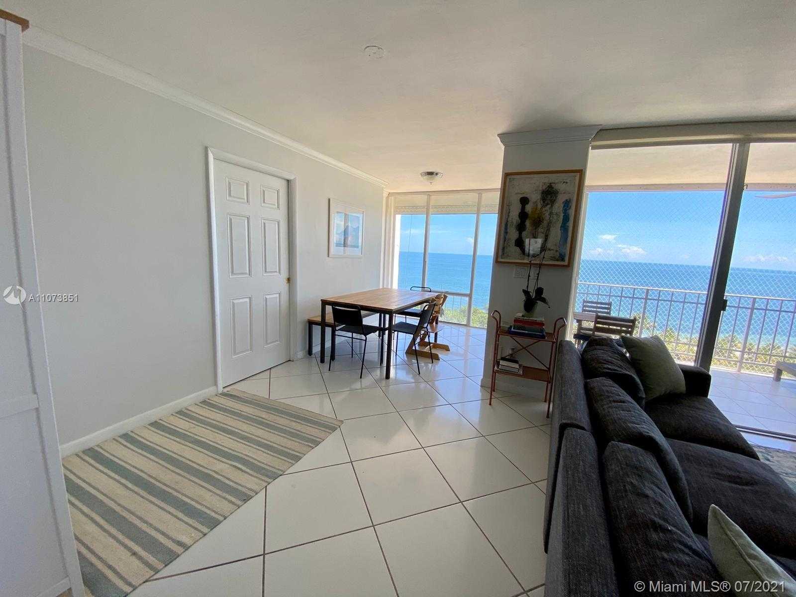 Small Image of 881 OCEAN DR #8G, Key Biscayne Number 4