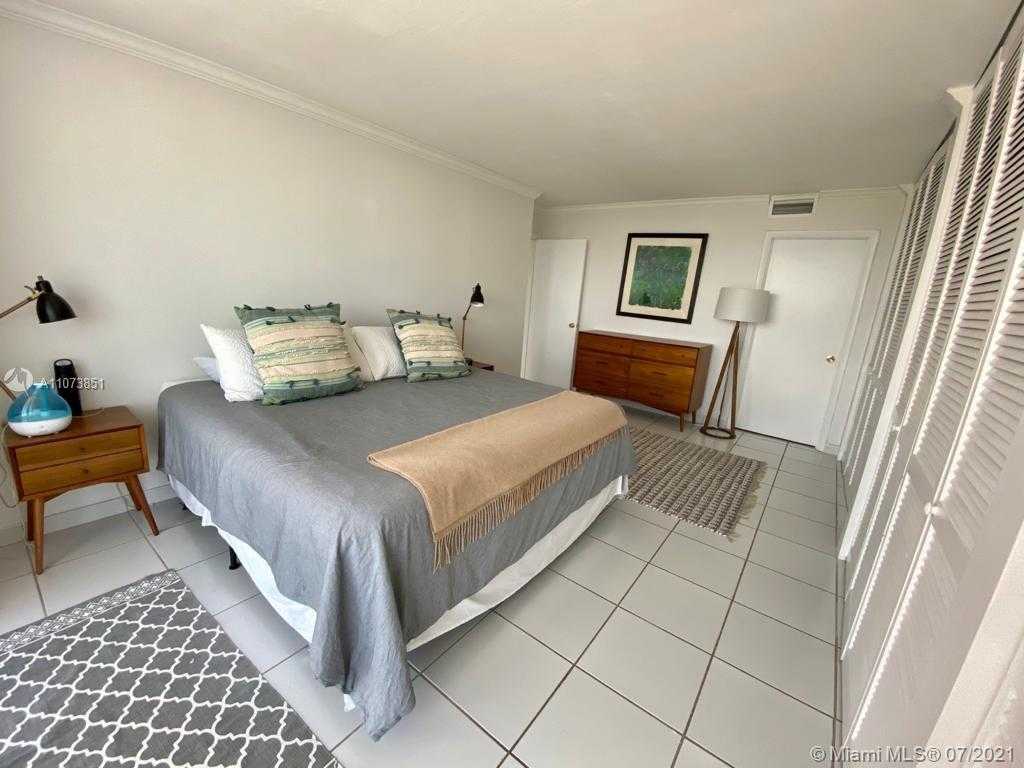 Small Image of 881 OCEAN DR #8G, Key Biscayne Number 7