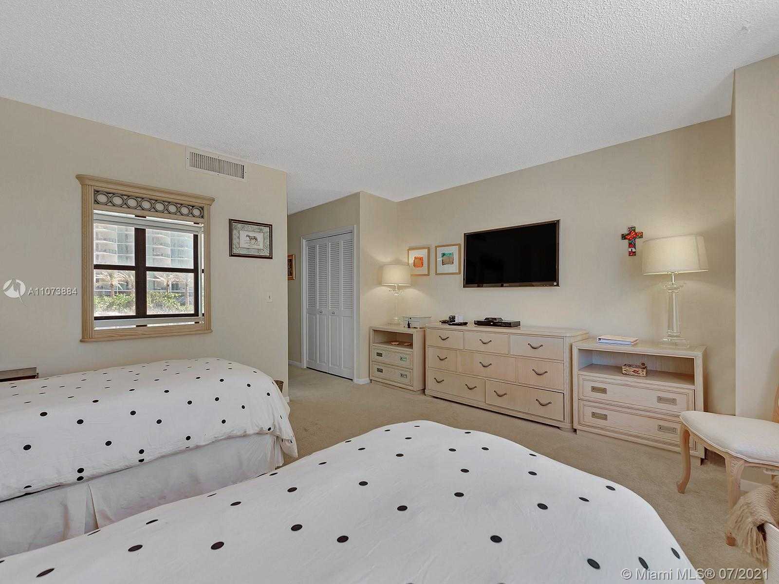 Small Image of 9801 COLLINS AVE #6Z, Bal Harbour Number 34