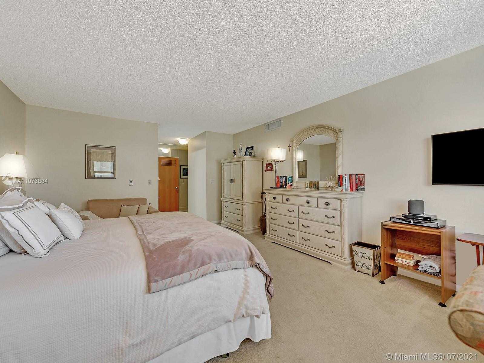 Small Image of 9801 COLLINS AVE #6Z, Bal Harbour Number 52