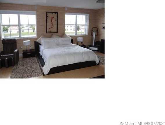 Small Image of 11271 NORTH WEST 75TH LN #11271, Doral Number 10
