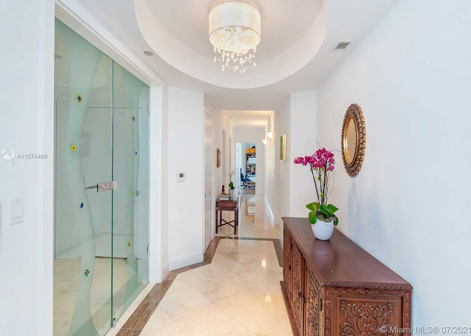 Small Image of 791 CRANDON BLVD #504, Key Biscayne Number 2