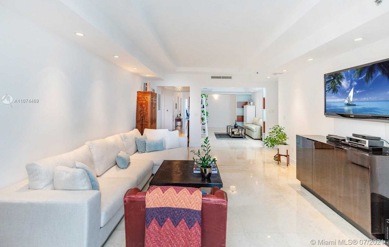 Small Image of 791 CRANDON BLVD #504, Key Biscayne Number 3