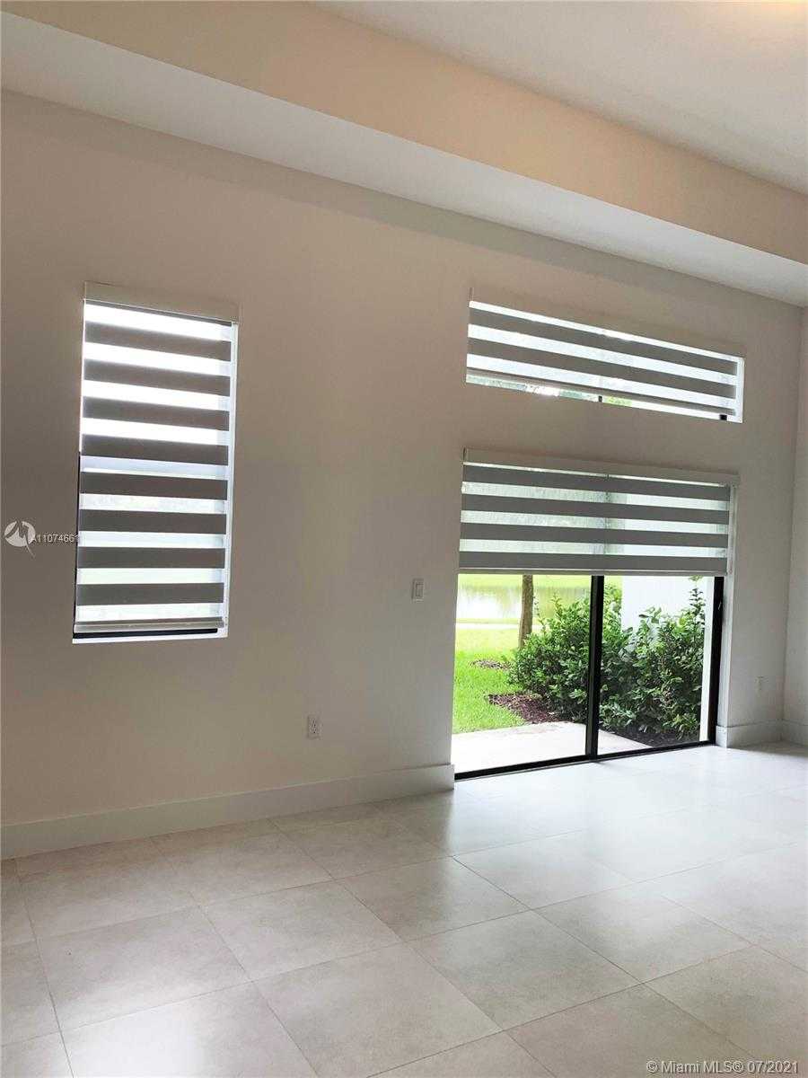 Small Image of 4364 NORTH WEST 8TH CT #4364, Plantation Number 10