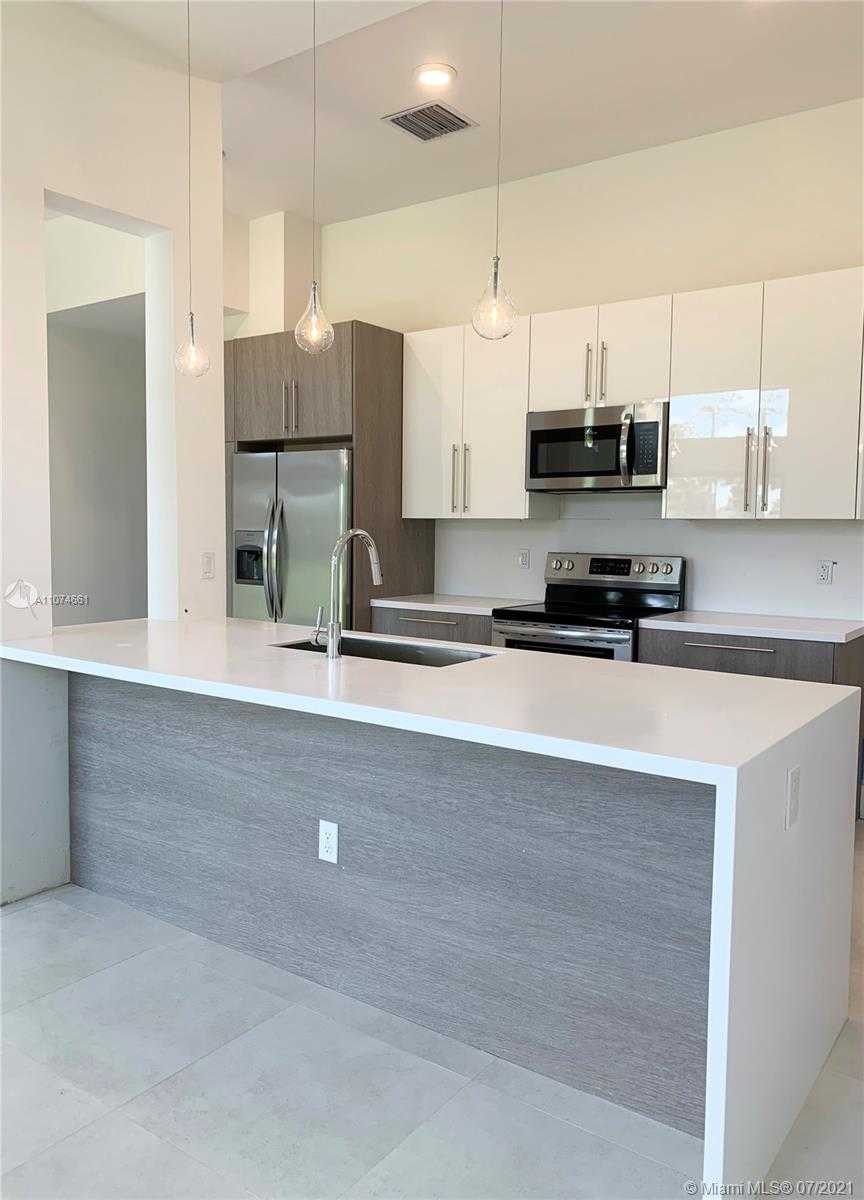 Small Image of 4364 NORTH WEST 8TH CT #4364, Plantation Number 14