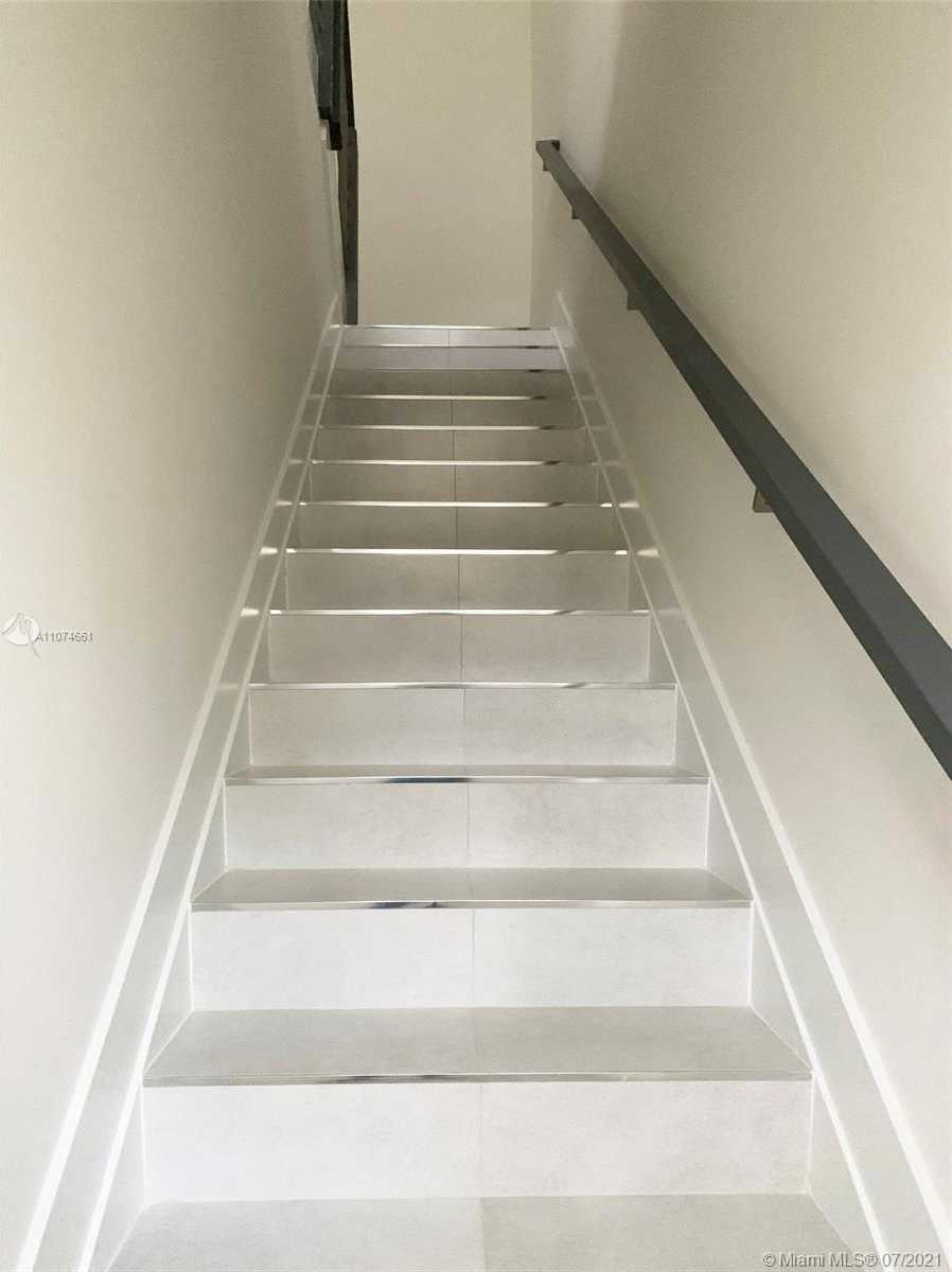 Small Image of 4364 NORTH WEST 8TH CT #4364, Plantation Number 20