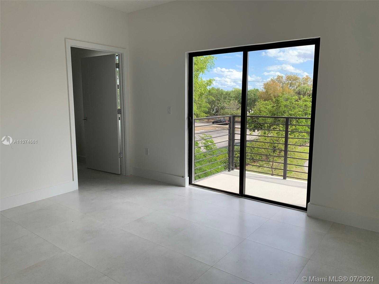 Small Image of 4364 NORTH WEST 8TH CT #4364, Plantation Number 31