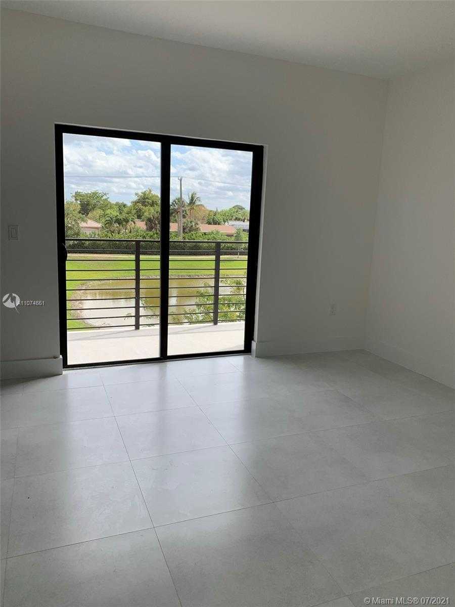 Small Image of 4364 NORTH WEST 8TH CT #4364, Plantation Number 32