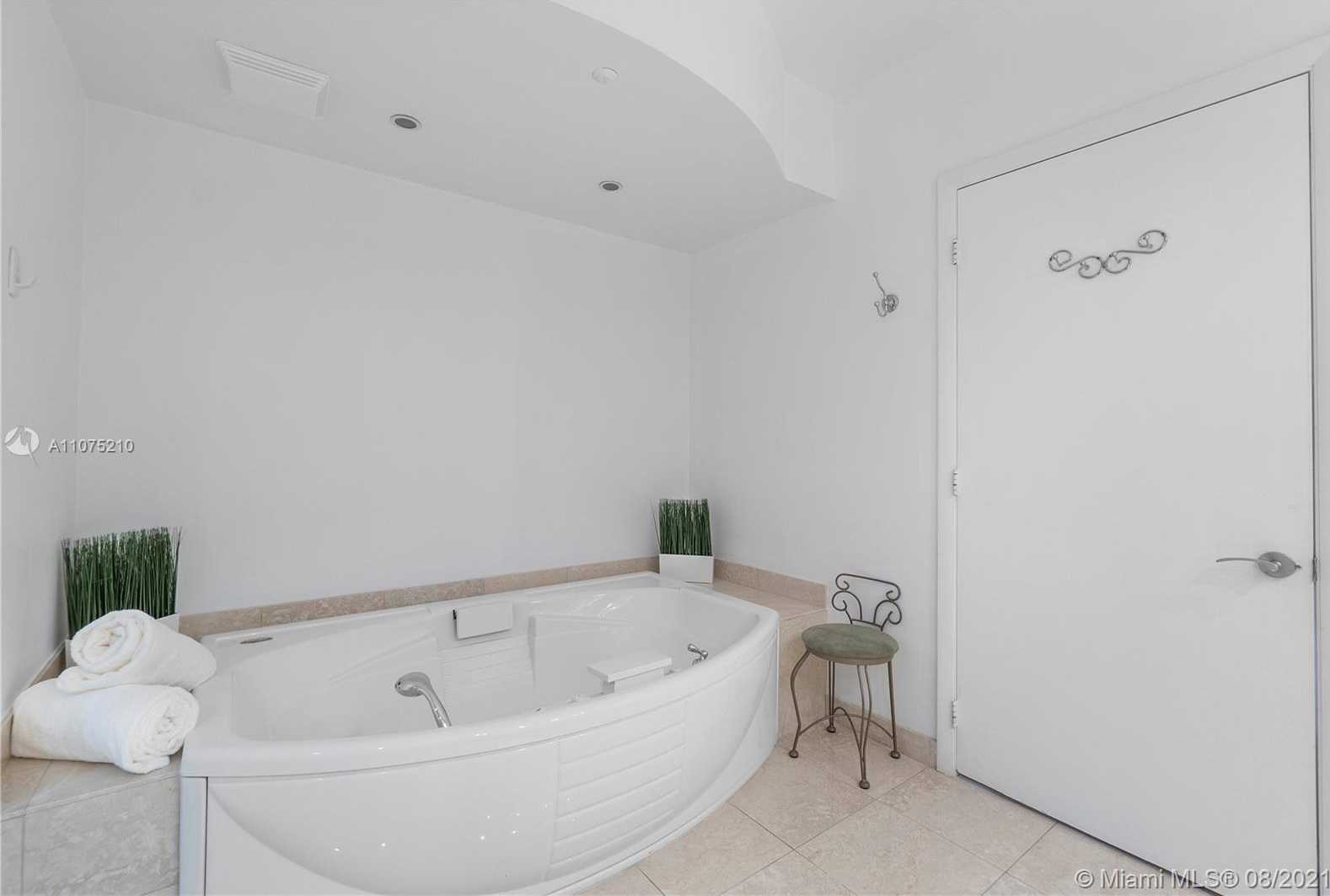 Small Image of 400 ALTON RD #903, Miami Beach Number 15